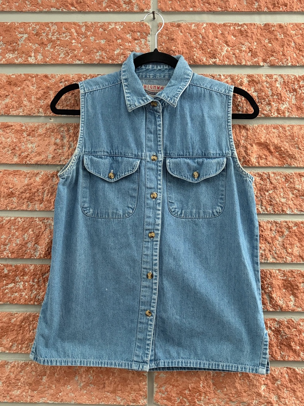 🌟 Sleeveless vintage Light Blue Denim Button down shirt